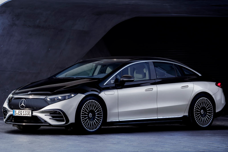 Mercedes-Benz EQS: премиальный электрический лифтбек
