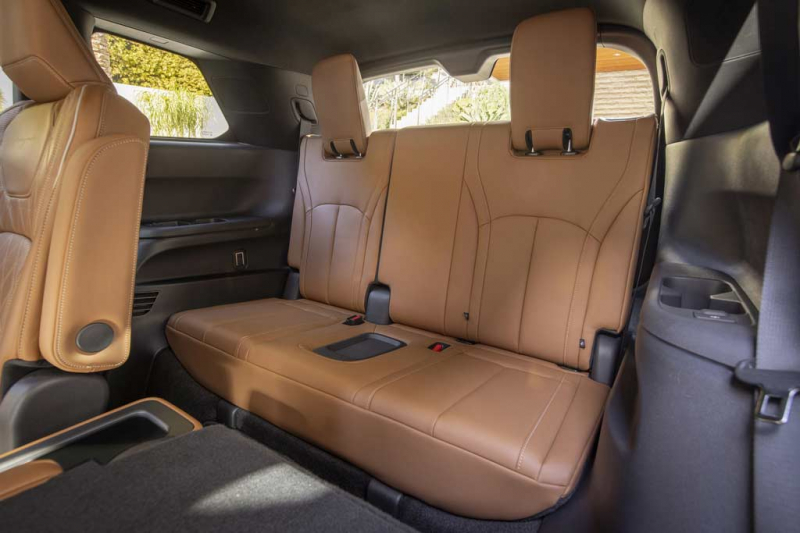 Новый кроссовер Infiniti QX60 2022 стал солиднее и современнее