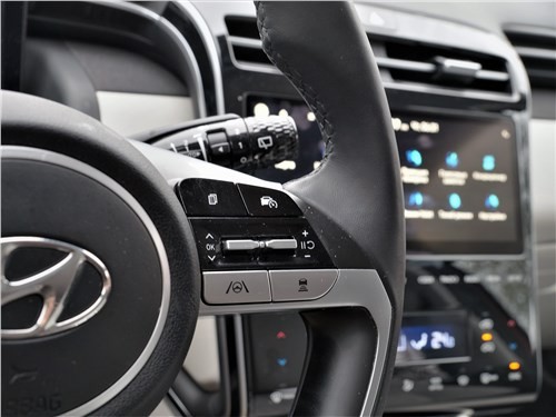 Почему новый Hyundai Tucson выглядит космическим кораблем, но не едет также?