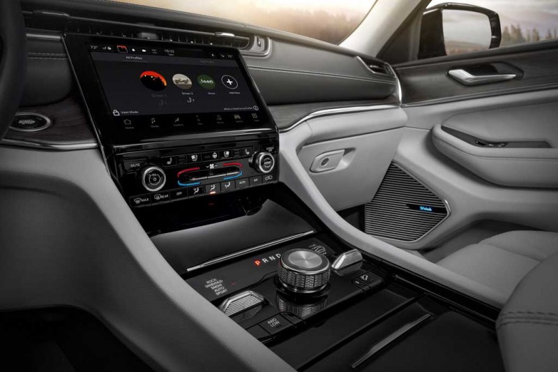 Новое поколение Jeep Grand Cherokee WL в удлиненной версии L