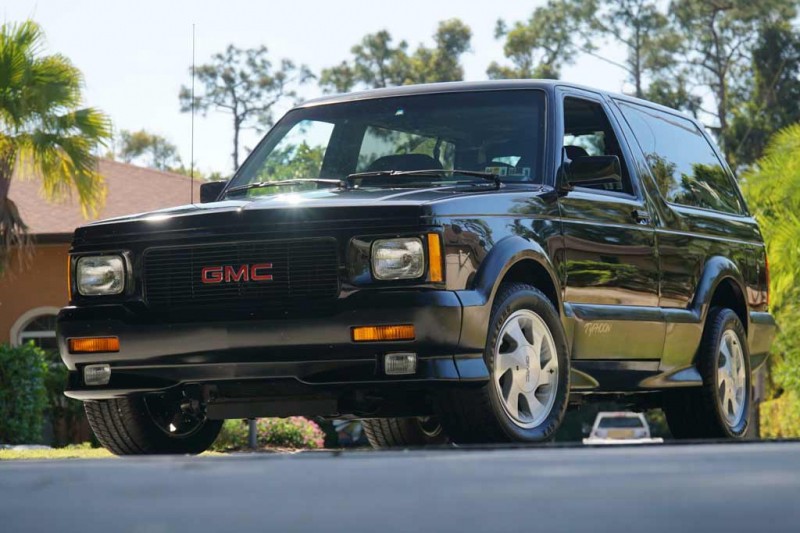 На торги выставлен GMC Typhoon 1993 без пробега: до сотни едет за 5,3 секунды