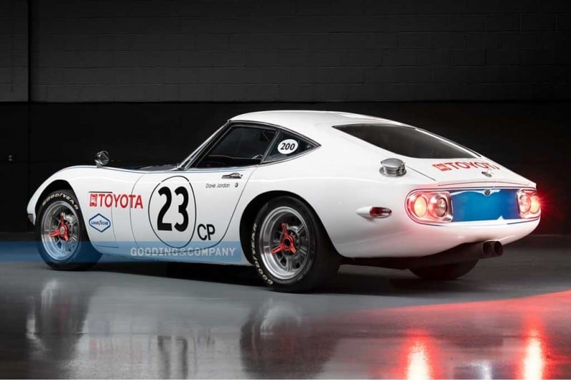 Один из трех экземпляров классического Shelby-Toyota 2000GT продадут с молотка