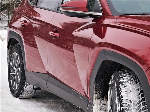 Почему новый Hyundai Tucson выглядит космическим кораблем, но не едет также?
