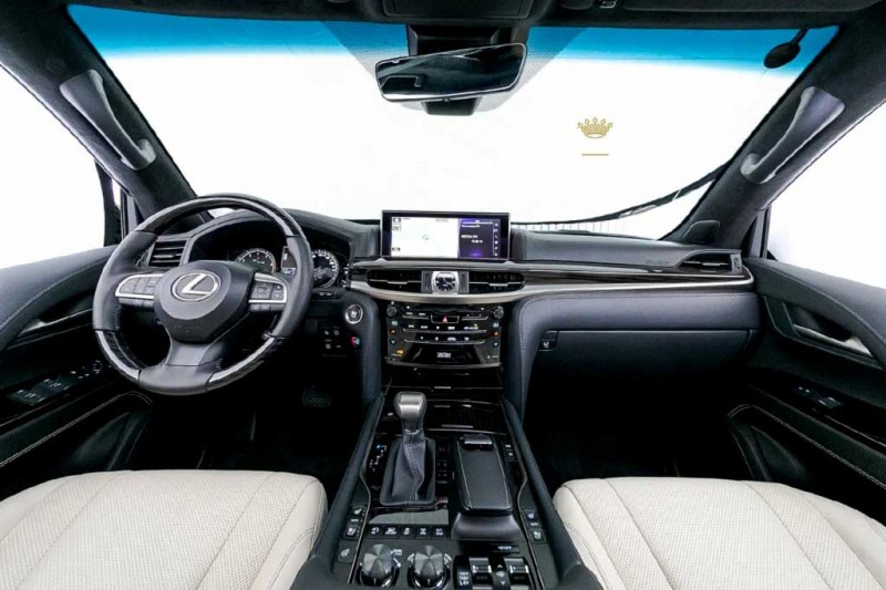 Lexus за 22 млн рублей: в продаже лимузин на базе внедорожника LX 570