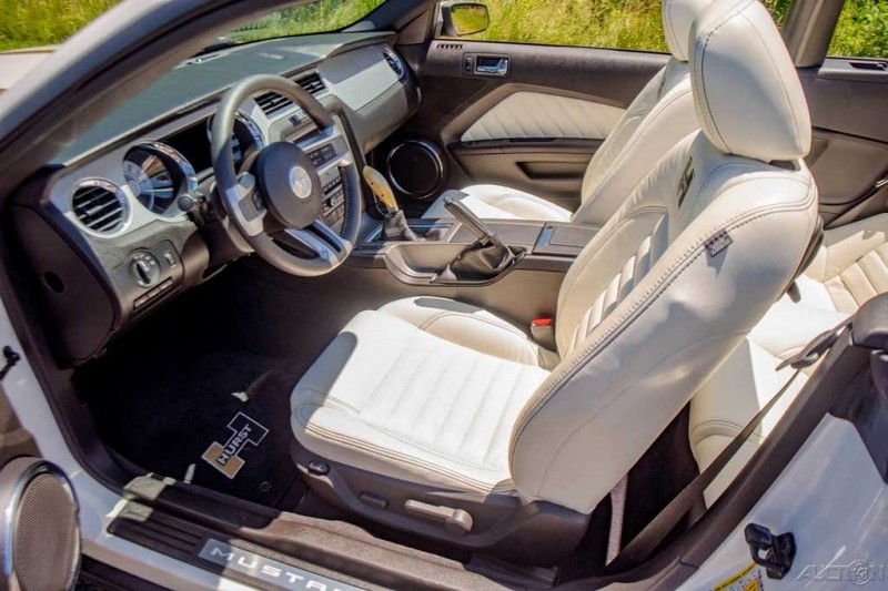 На eBay продают Ford Mustang Hurst Edition с МКПП: таких было сделано только 5 штук