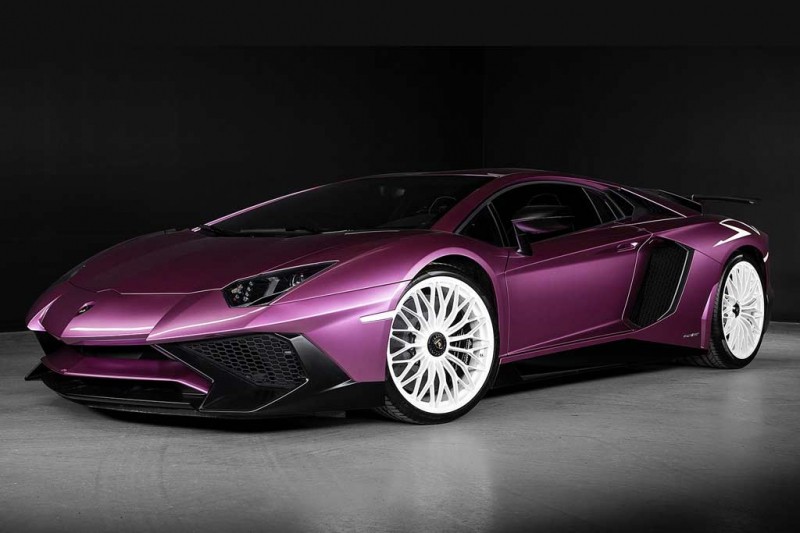 Фиолетовый Lamborghini Aventador LP750-4 SV без пробега продали за 44 млн рублей