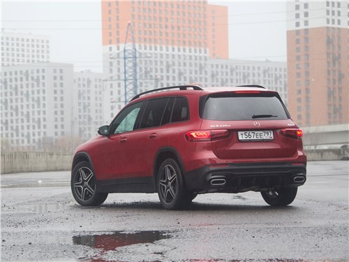 Тест-драйв Mercedes-Benz GLB (поколение I) - Mercedes-Benz GLB: в детский сад на броневичке