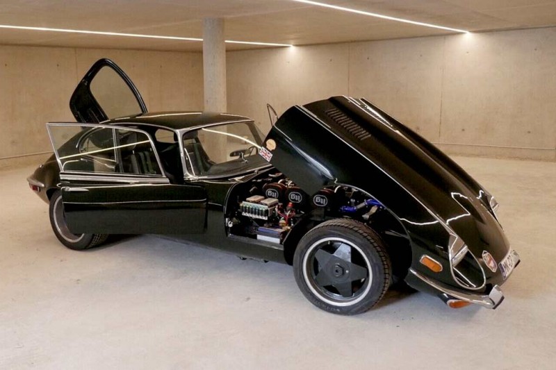 Рестомод Jaguar E-Type 1971 года с 8,5-литровым мотором V12 оценили в 22,5 млн руб