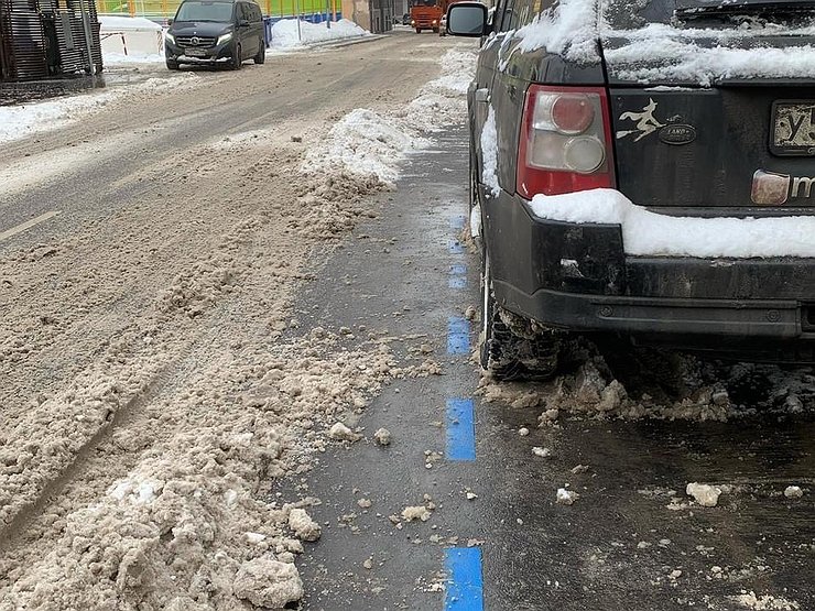 Чем опасна для водителей синяя разметка на проезжей части