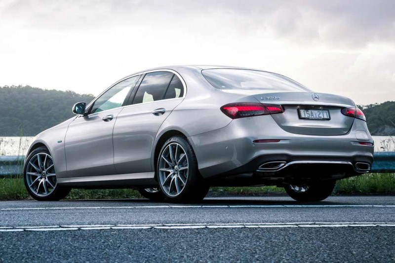 В Германии приостановили прием заказов на Mercedes E-Class: производство не поспевает