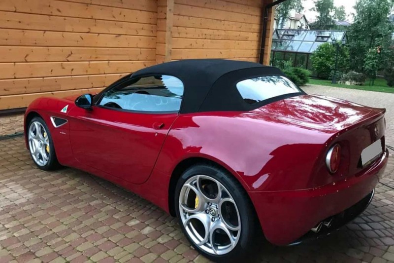 Alfa Romeo, которая не потеряла в цене: в Москве продают 8C Competizione за 27,4 млн