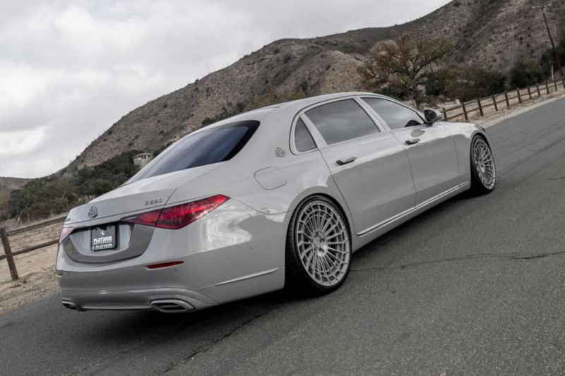 Ким Кардашьян показала свой новый Mercedes-Maybach S580 стоимостью свыше 24 млн