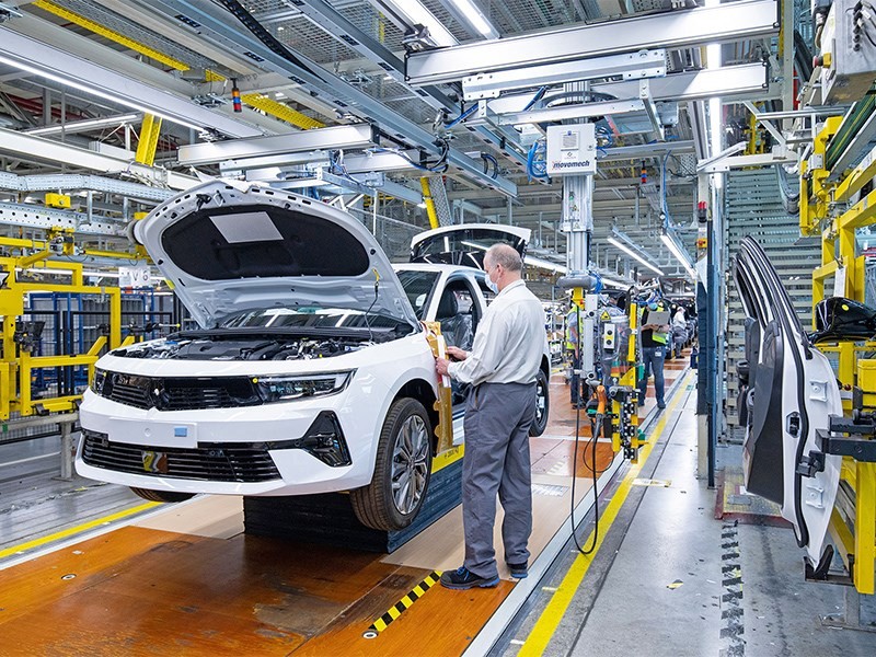 Стартовало производство новой Opel Astra. Эту модель мы ждем в России 1 Стартовало производство новой Opel Astra. Эту модель мы ждем в России