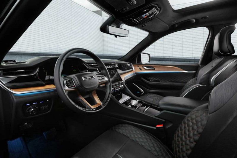 Представлен новый Jeep Grand Cherokee 2022: вскоре внедорожник доберется до РФ