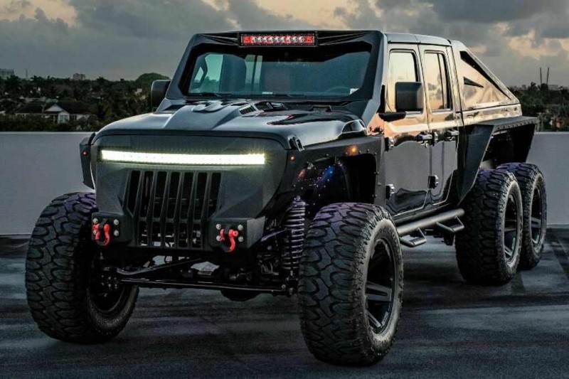 Грозный шестиколесный Jeep Gladiator Hellfire продают на eBay за 18,5 млн рублей