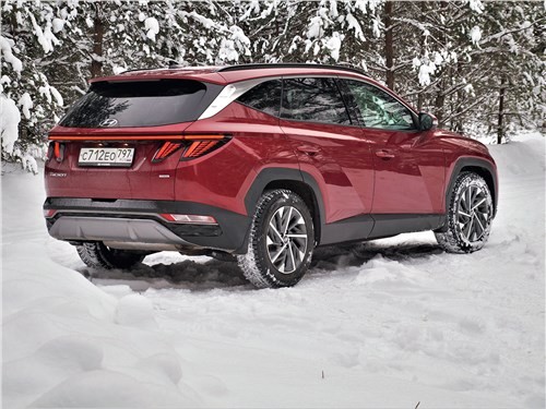 Почему новый Hyundai Tucson выглядит космическим кораблем, но не едет также?