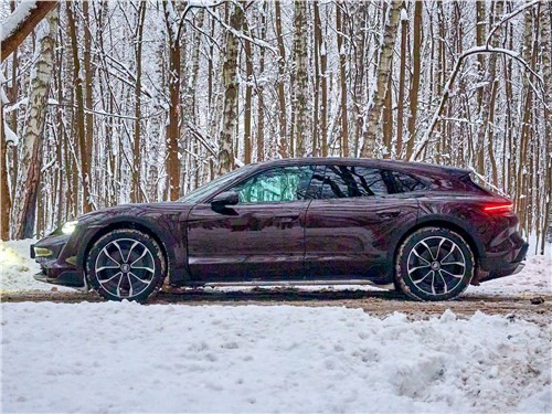 Тест-драйв Porsche Taycan Cross Turismo (поколение I) - Один на один