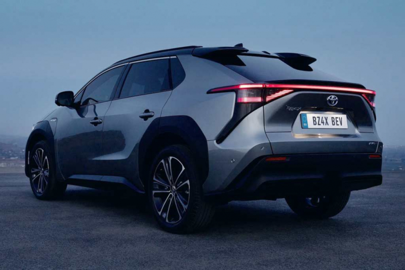 Электрический Toyota bZ4X: первенец &laquo;зеленой&raquo; линейки bZ представлен официально