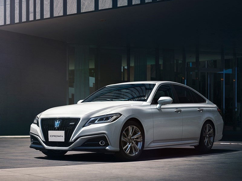 Toyota Crown превратится в купе