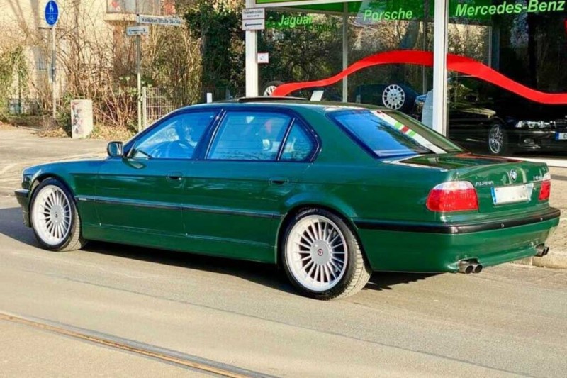 Единственную Alpina B12 6.0 в цвете &laquo;British Racing Green&raquo; продают за 4,3 млн рублей