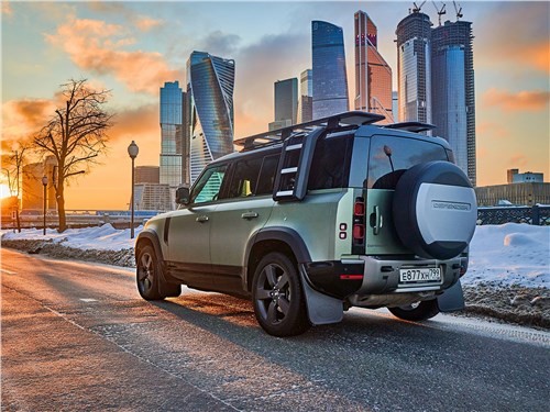 Тест-драйв Land Rover Defender 110 (поколение III) - Особенности преемственности британских аристократов