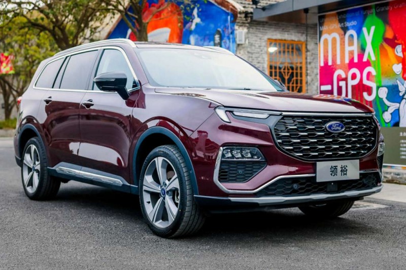 Ford Equator: новый кроссовер от «голубого овала» на ступень ниже Эксплорера 3 Ford Equator: новый кроссовер от «голубого овала» на ступень ниже Эксплорера