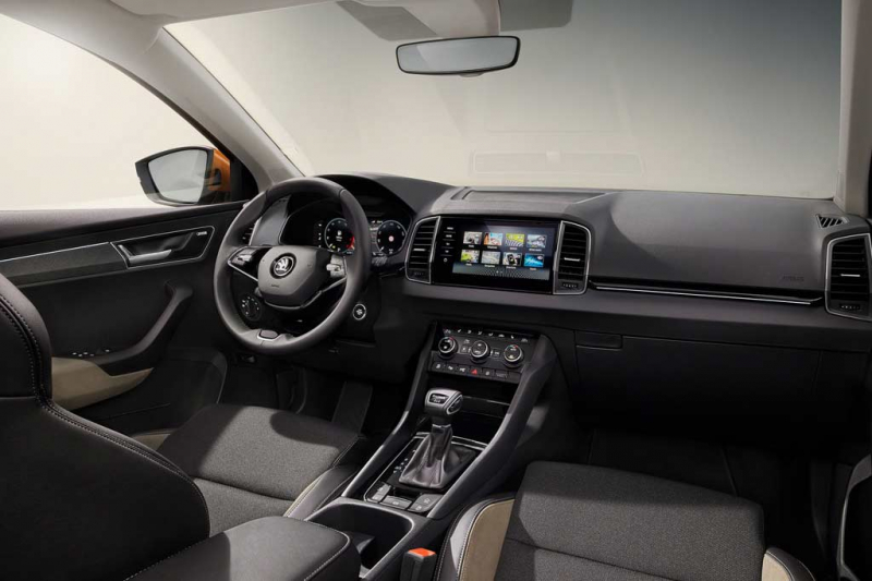 Паркетник Skoda Karoq пережил рестайлинг вслед за &laquo;старшим&raquo; Кодиаком