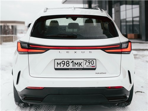 Lexus NX- вызов немецким кроссоверам 6 Lexus NX- вызов немецким кроссоверам