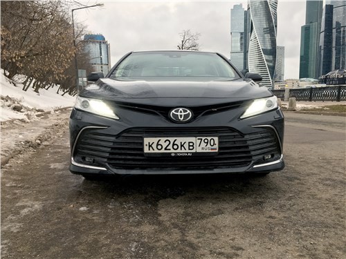 Totyota Camry — лучшее вложение средств в кризис