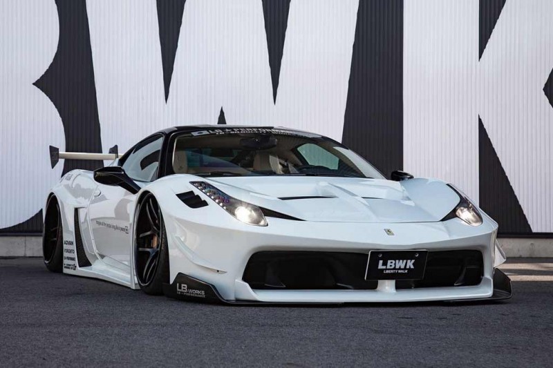 Тюнеры из Liberty Walk подготовили фирменный обвес для купе Ferrari 458 Italia