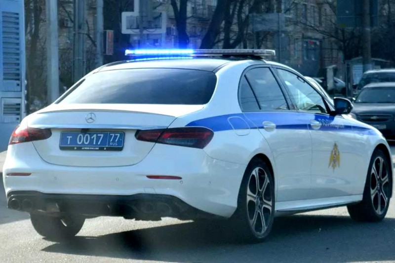 Служебный парк столичной полиции пополнился мощным Mercedes-AMG E53