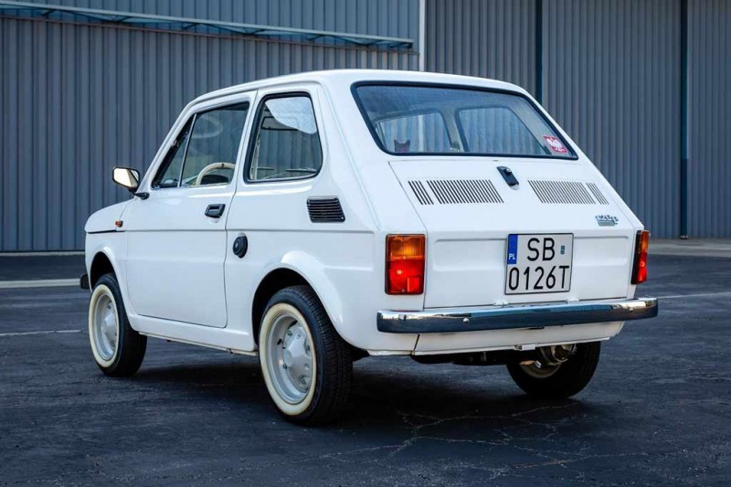 Известный актер Том Хэнкс решил продать подаренный ему компакт Polski Fiat 126p 3 Известный актер Том Хэнкс решил продать подаренный ему компакт Polski Fiat 126p