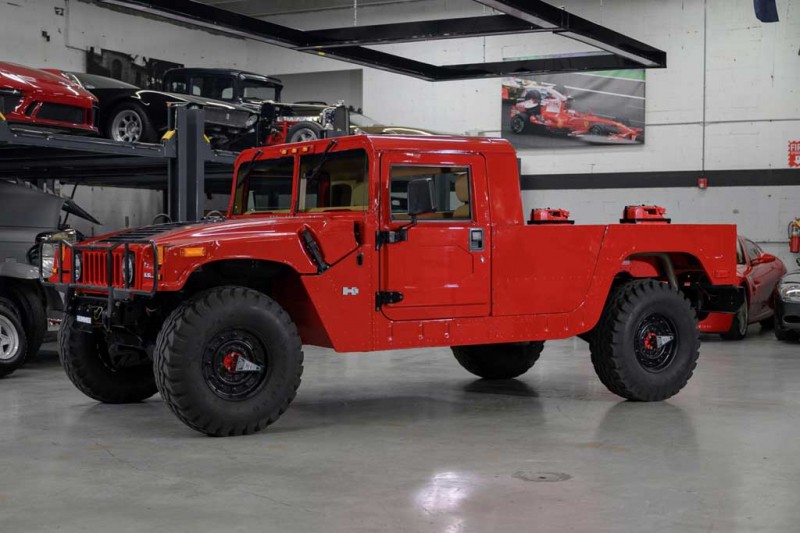 На торгах в Калифорнии продадут редкий красный пикап Hummer H1