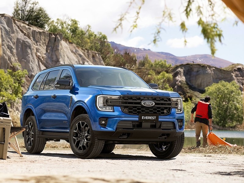 Ford представил обновленный внедорожник Everest