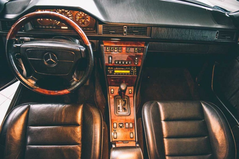 Топ-10 любопытных фактов про легендарный &laquo;волчок&raquo; Mercedes 500E W124