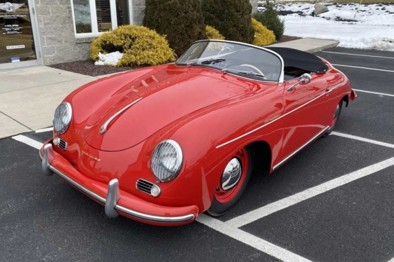 Тщательно отреставрированный Porsche 356 Speedster 1955 года ушел с молотка за ₽40 млн