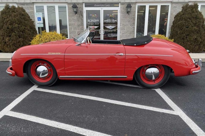 Тщательно отреставрированный Porsche 356 Speedster 1955 года ушел с молотка за ₽40 млн