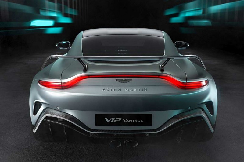Представлен Aston Martin V12 Vantage: последняя модель компании с мотором V12