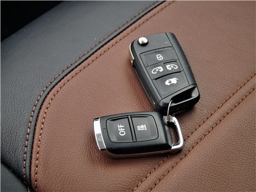 Тест-драйв Volkswagen Multivan (поколение T6.1) - Мультиинструмент в мечтах и в быту