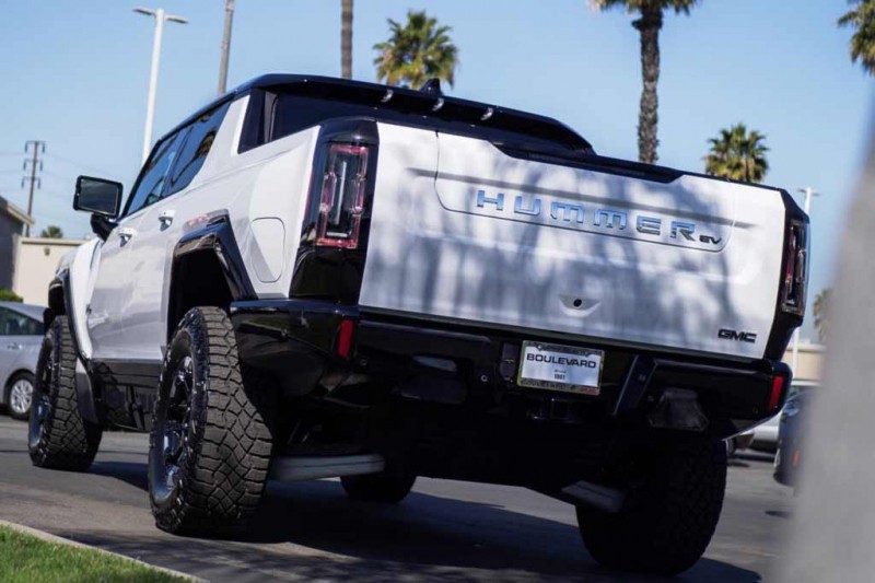 GMC Hummer EV Edition 1 продают на 200% дороже его изначальной стоимости