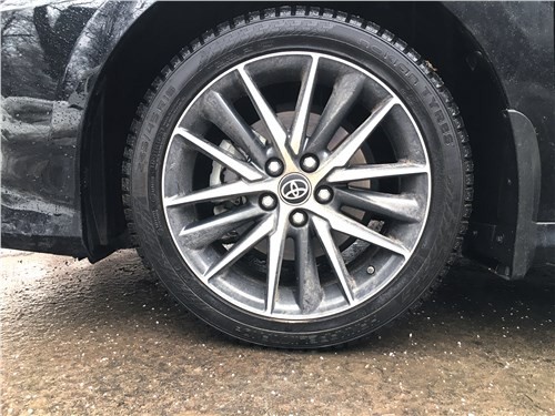 Totyota Camry - лучшее вложение средств в кризис