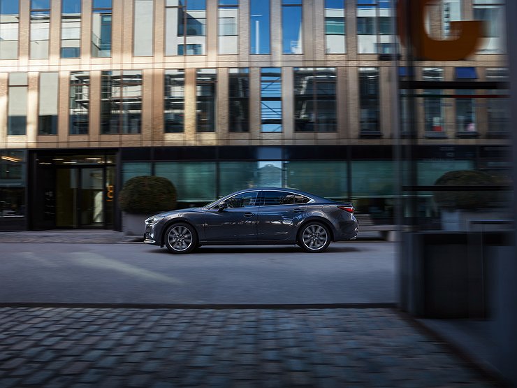 Mazda заявила, что продолжит поставлять в Россию автомобили и запчасти