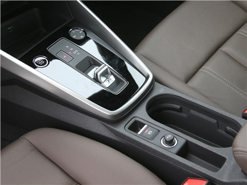 Тест-драйв Audi A3 (поколение IV) - Убедительно выступил в женском формате 
