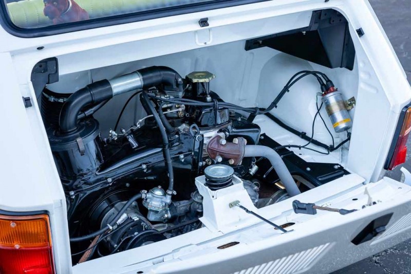 Известный актер Том Хэнкс решил продать подаренный ему компакт Polski Fiat 126p 6 Известный актер Том Хэнкс решил продать подаренный ему компакт Polski Fiat 126p