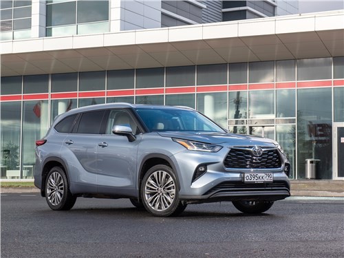 Тест-драйв Toyota Highlander (поколение IV) — Почему Toyota Highlander маленький для американцев и большой для русских ?