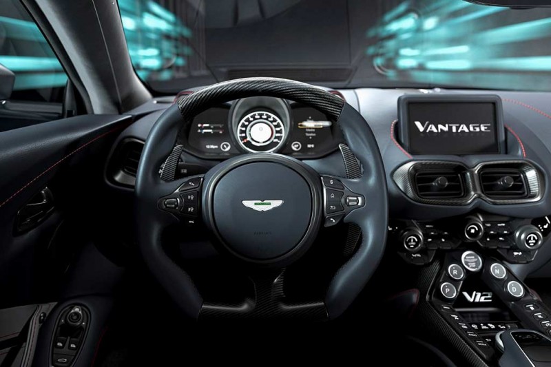 Представлен Aston Martin V12 Vantage: последняя модель компании с мотором V12