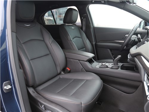 Тест-драйв Cadillac XT4 - когда не хочешь сажать девушку на Escalade