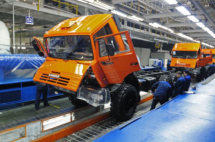Без &laquo;автомата&raquo; и с карбюратором: какими станут автомобили LADA, ГАЗ, УАЗ и КамАЗ