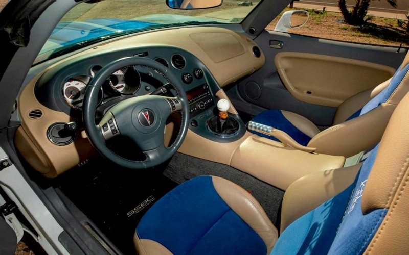 Уникальный родстер Pontiac Solstice GT с 400-сильным мотором V8 пустят с молотка 2 Уникальный родстер Pontiac Solstice GT с 400-сильным мотором V8 пустят с молотка