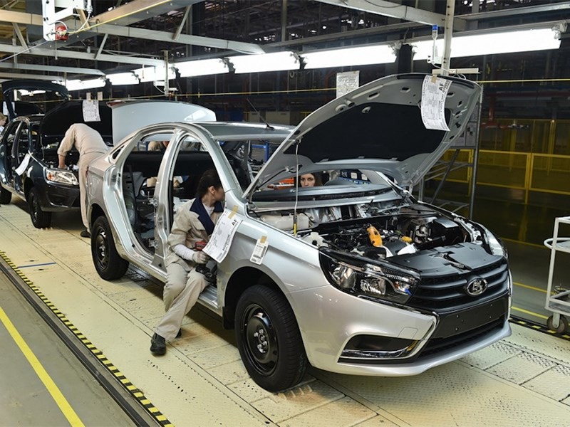 Выпуск Lada Vesta может быть возобновлен лишь через два года